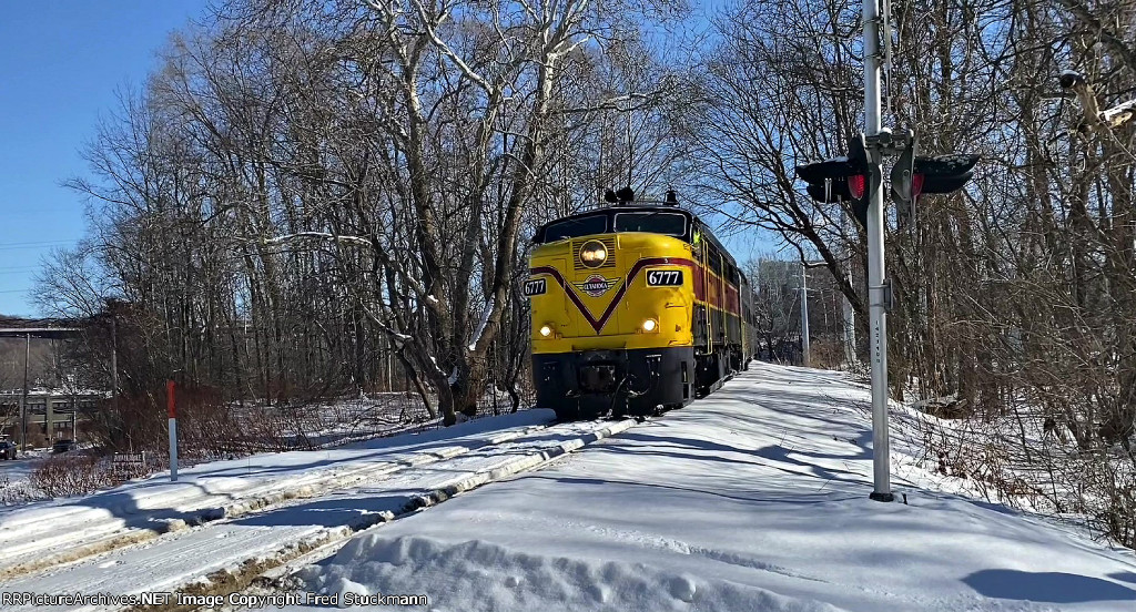 CVSR 6777 approaches Walnut St.